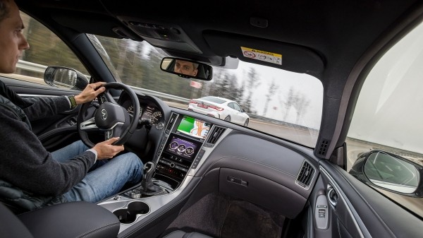 Машем из Infiniti Q60 вдогонку заднеприводному BMW 420d Машем из Infiniti Q60 вдогонку заднеприводному BMW 420d