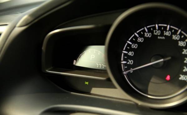 Тест-драйв Mazda 3: Луноликая Тест-драйв Mazda 3: Луноликая