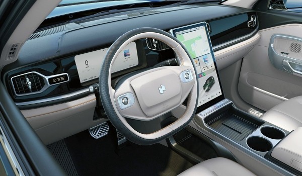 Кроссовер Niutron NV: последователь электроскутеров