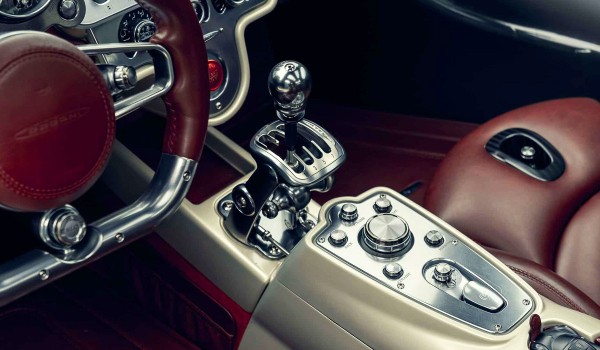 Дайджест дня: обновленный Outlander, торжество «механики» и другие события индустрии Дайджест дня: обновленный Outlander, торжество «механики» и другие события индустрии