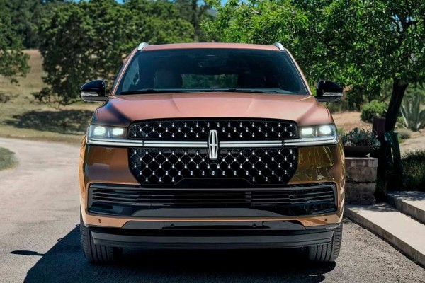 Американцы представили роскошный внедорожник Lincoln Navigator 2025 года Американцы представили роскошный внедорожник Lincoln Navigator 2025 года