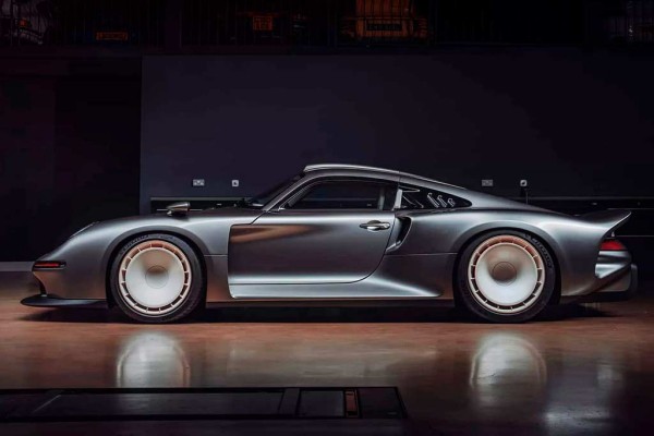 Британцы представили спорткар Tuthill GT One в стиле классического Porsche 911 GT1 Британцы представили спорткар Tuthill GT One в стиле классического Porsche 911 GT1