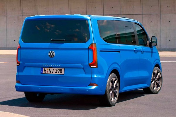 Новые Volkswagen Caravelle и Transporter оказались перелицованными Фордами