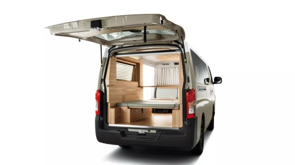 Кемпер на основе микроавтобуса Nissan Caravan стал серийным Кемпер на основе микроавтобуса Nissan Caravan стал серийным