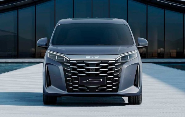 BYD Xia: в Поднебесной представлен брат-близнец минивэна Denza D9 BYD Xia: в Поднебесной представлен брат-близнец минивэна Denza D9