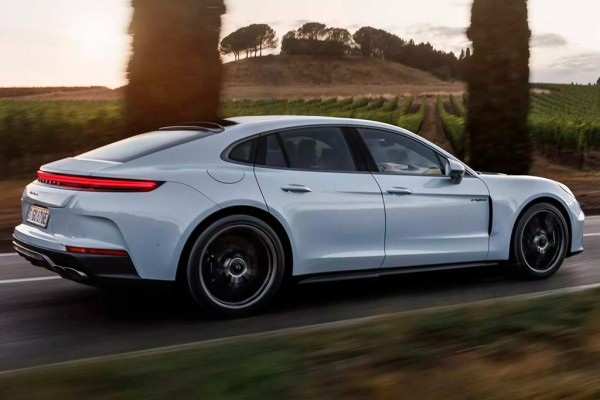 Новый Porsche Panamera получил два новых исполнения: GTS и Turbo S E-Hybrid Новый Porsche Panamera получил два новых исполнения: GTS и Turbo S E-Hybrid