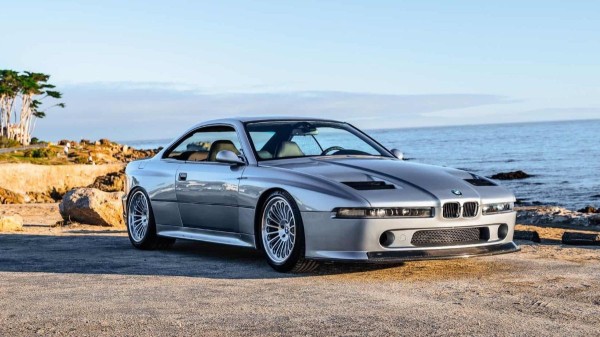 В США построили классическую «восьмерку» BMW с двигателем V10 В США построили классическую «восьмерку» BMW с двигателем V10