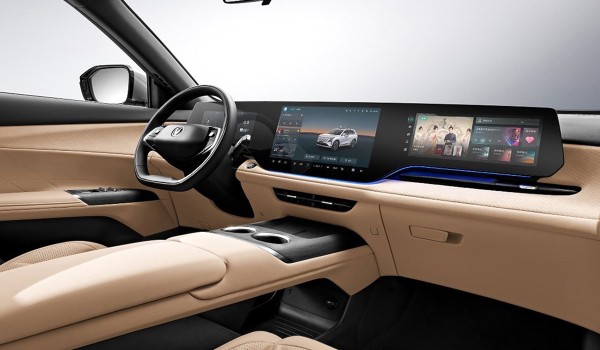 Changan CS75 Plus: новое поколение в Китае, рестайлинг в России