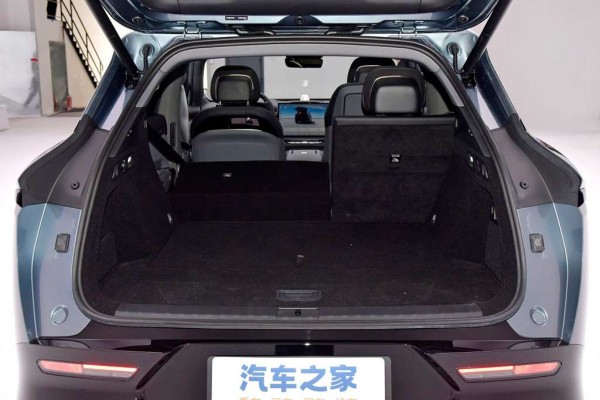 В Китае представлен электрический кроссовер Zeekr 7X: прямой конкурент Tesla Model Y В Китае представлен электрический кроссовер Zeekr 7X: прямой конкурент Tesla Model Y