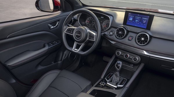 В России начались продажи компактных кроссоверов DFSK 500 В России начались продажи компактных кроссоверов DFSK 500