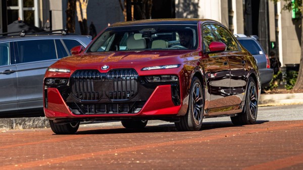 Европейские продажи электромобилей продолжают падать Европейские продажи электромобилей продолжают падать