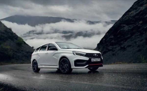Как Lada Vesta 2024 года выдерживает натиск китайских автомобилей в России Как Lada Vesta 2024 года выдерживает натиск китайских автомобилей в России
