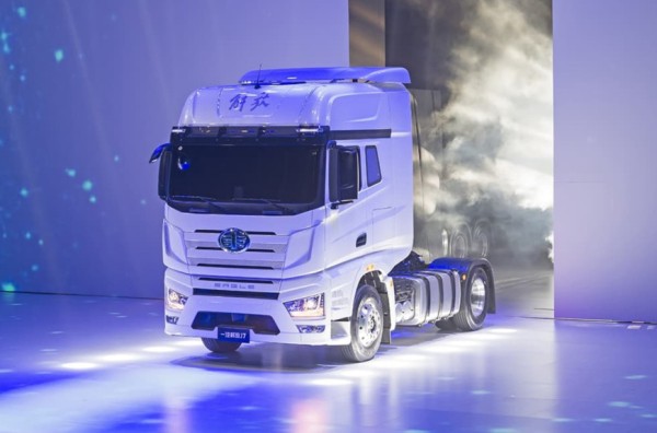 Китайские бренды заполонили российский рынок грузовиков после ухода мировых производителей