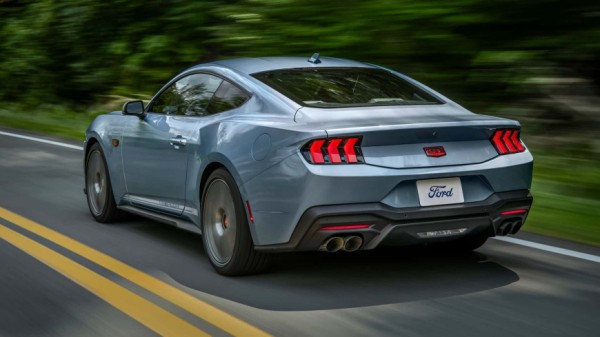 Новый цвет для Ford Mustang 2024 года будет стоить очень дорого Новый цвет для Ford Mustang 2024 года будет стоить очень дорого