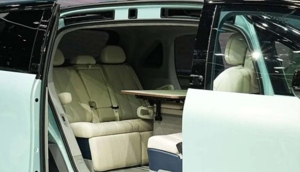 Революционный Zeekr Mix - новый минивэн, переосмысливающий дизайн и функциональность