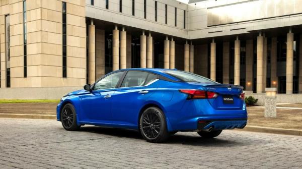 Седан Nissan Altima 2025 года получает новую специальную версию
