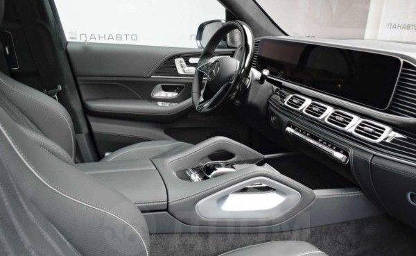 В России на продажу выставили очень дорогой немецкий внедорожник В России на продажу выставили очень дорогой немецкий внедорожник