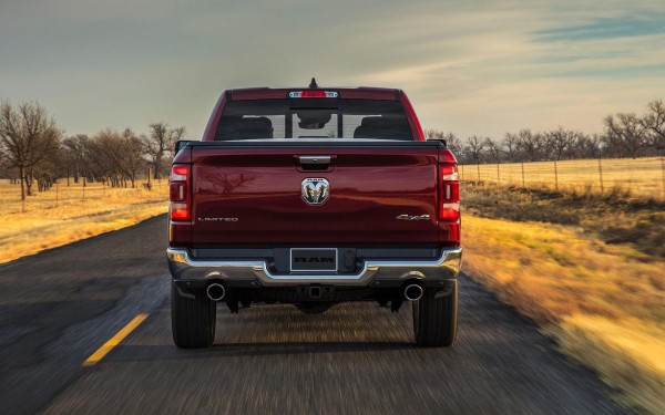 В России продается пикап RAM 1500 по очень высокой цене В России продается пикап RAM 1500 по очень высокой цене