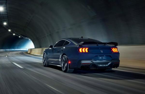 Все мощные модели Ford будут выходить под суббрендом Dark Horse 