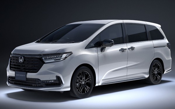 В России открыли новый автосалон Honda: модели, цены, гарантия
В России открыли новый автосалон Honda: модели, цены, гарантия