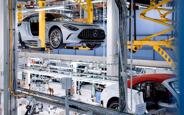 Что ждет западный автопром из-за падения прибыли и продаж
Что ждет западный автопром из-за падения прибыли и продаж