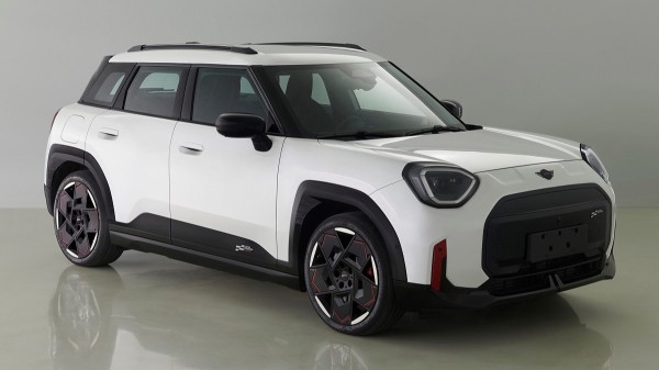 Драйверские JCW-версии электромобилей Mini Cooper и Aceman засвечены в Китае Драйверские JCW-версии электромобилей Mini Cooper и Aceman засвечены в Китае