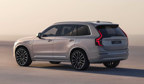 Volvo XC90 остался в строю: второй рестайлинг Volvo XC90 остался в строю: второй рестайлинг
