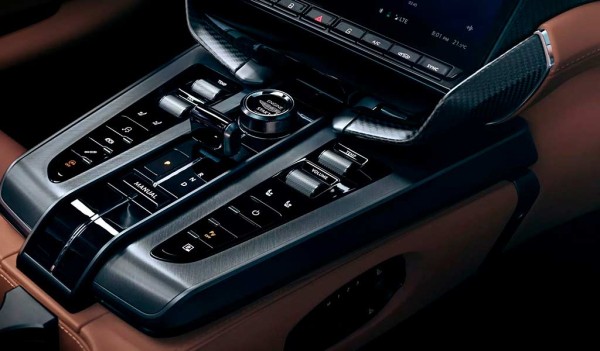 Представлен новый Aston Martin Vanquish: преемник уходящего DBS Представлен новый Aston Martin Vanquish: преемник уходящего DBS