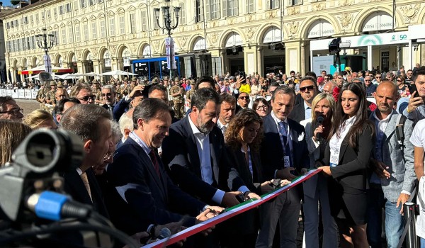 Китайцы на автосалоне в Турине: DR, Evo, Tiger, Sportequipe и ICH-X Китайцы на автосалоне в Турине: DR, Evo, Tiger, Sportequipe и ICH-X