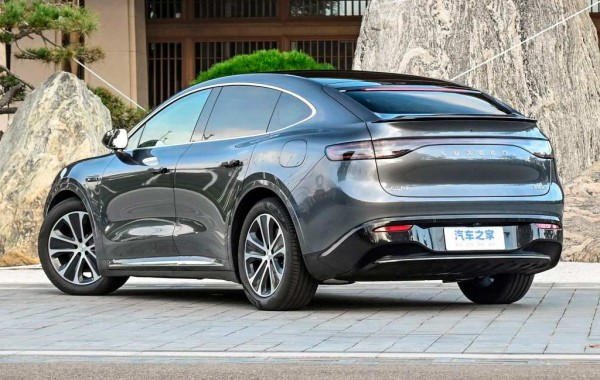 Компании Chery и Huawei представили электрический кроссовер Luxeed R7 Компании Chery и Huawei представили электрический кроссовер Luxeed R7