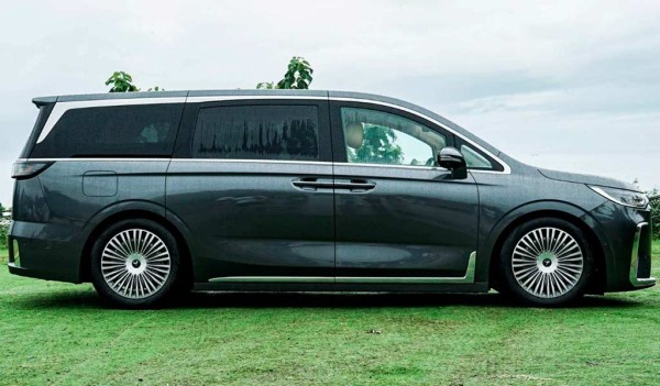 Обновленный вариант минивэна Voyah Dream получил расширенное оснащение салона Обновленный вариант минивэна Voyah Dream получил расширенное оснащение салона