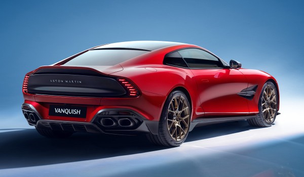 Показан новый Aston Martin Vanquish с мотором V12 Показан новый Aston Martin Vanquish с мотором V12