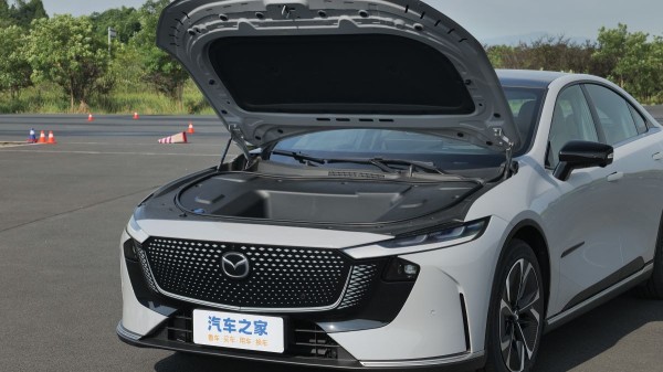 Совместный лифтбек Mazda EZ-6 выходит на рынок