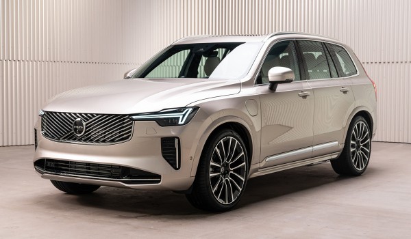 Volvo XC90 остался в строю: второй рестайлинг Volvo XC90 остался в строю: второй рестайлинг