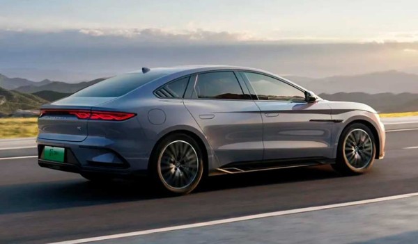 Представлен обновленный BYD Han: седан подешевел и стал дальнобойнее Представлен обновленный BYD Han: седан подешевел и стал дальнобойнее