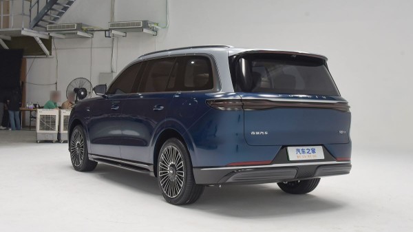 Большой кроссовер Chery Fulwin T11 удивил размерами экранов Большой кроссовер Chery Fulwin T11 удивил размерами экранов