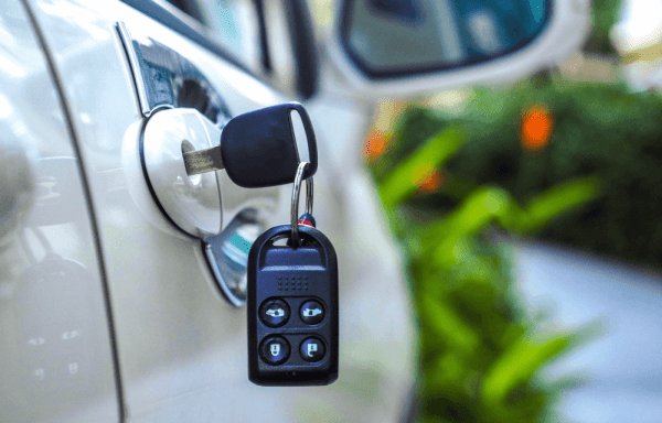 АВТОВЗГЛЯД: зачем на барахолках продают ключи от старых машин АВТОВЗГЛЯД: зачем на барахолках продают ключи от старых машин