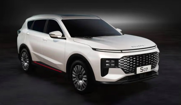 На российский рынок выходит бренд Soueast На российский рынок выходит бренд Soueast