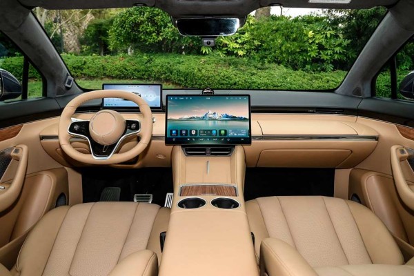 Компании Chery и Huawei представили электрический кроссовер Luxeed R7 Компании Chery и Huawei представили электрический кроссовер Luxeed R7