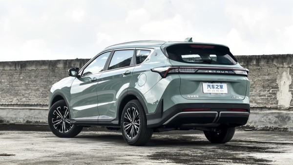 Компания Chery представила гибридный кроссовер Jetour Shanhai L7 Компания Chery представила гибридный кроссовер Jetour Shanhai L7
