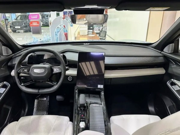 Дилер оценил перспективы нового кроссовера Geely Cityray Дилер оценил перспективы нового кроссовера Geely Cityray