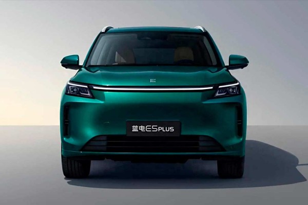 Китайцы из Seres представили трехрядный гибридный кроссовер Landian E5 Plus Китайцы из Seres представили трехрядный гибридный кроссовер Landian E5 Plus