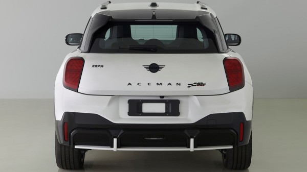 Драйверские JCW-версии электромобилей Mini Cooper и Aceman засвечены в Китае Драйверские JCW-версии электромобилей Mini Cooper и Aceman засвечены в Китае