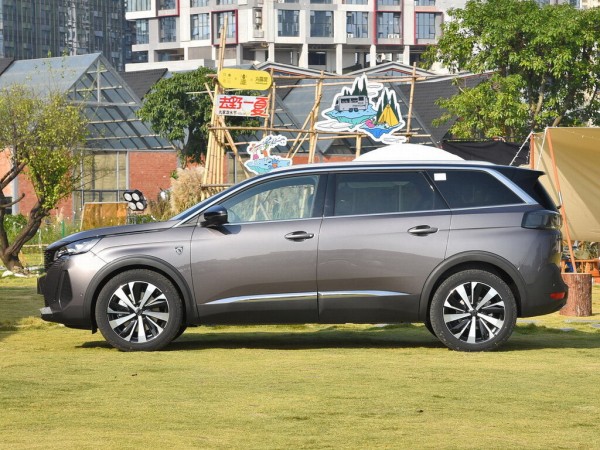 Несмотря на уход Peugeot, в РФ привезли новую модель 2024 года Несмотря на уход Peugeot, в РФ привезли новую модель 2024 года