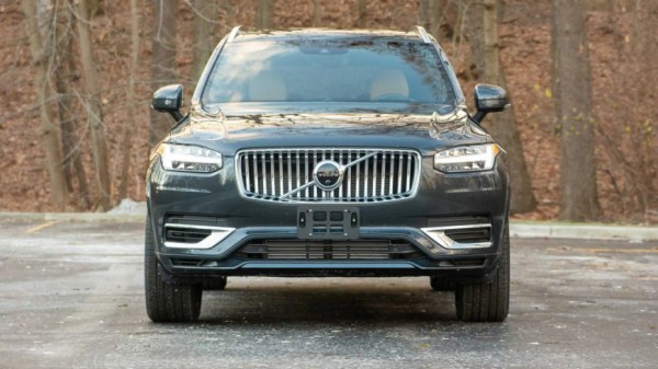 Продажи электрокаров и гибридов Volvo взлетают, несмотря на общий спад продаж