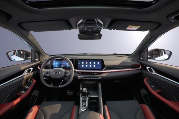 «РГ»: насколько подорожал кроссовер Geely Coolray в РФ за четыре года «РГ»: насколько подорожал кроссовер Geely Coolray в РФ за четыре года