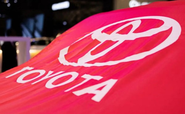 Toyota Frontlander возвращается в Россию Toyota Frontlander возвращается в Россию