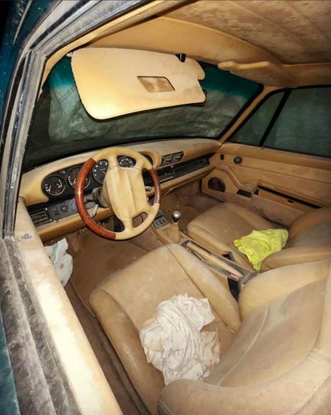В сарае нашли украденный много лет назад Porsche 993 Turbo В сарае нашли украденный много лет назад Porsche 993 Turbo