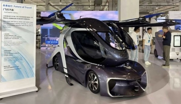 1000 метров высоты: Марка Chery презентовала свой первый летающий автомобиль 1000 метров высоты: Марка Chery презентовала свой первый летающий автомобиль