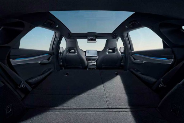 BYD представил в Париже среднеразмерный электрический кроссовер Sealion 7 BYD представил в Париже среднеразмерный электрический кроссовер Sealion 7